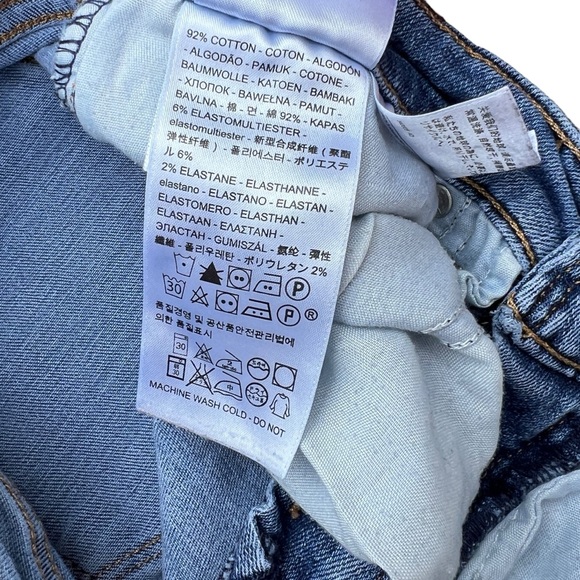 SOLD- Levi’s 711 Distressed Skinny Women’s Jeans Medium Wash Size 29 x 29 - Picture 7 of 9